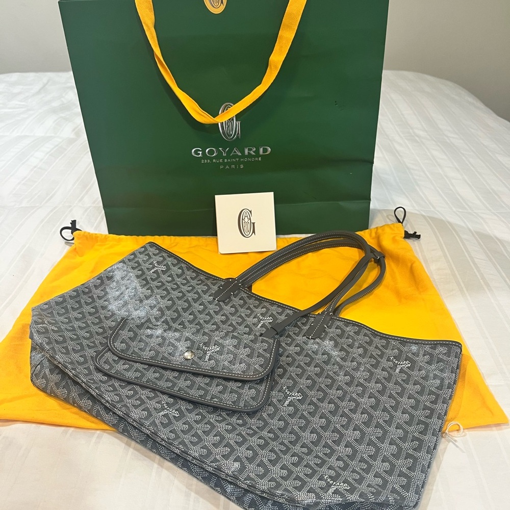 Like new!! Beautiful Authentic Goyard Tote in Gray with Matching Pouch😍